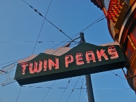 hopper-would-have-liked-the-chop-suey-like-feel-to-the-red-lightbulbs-twin-peaks-bar-sf-ca